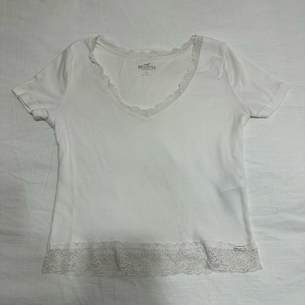 Hollister tee